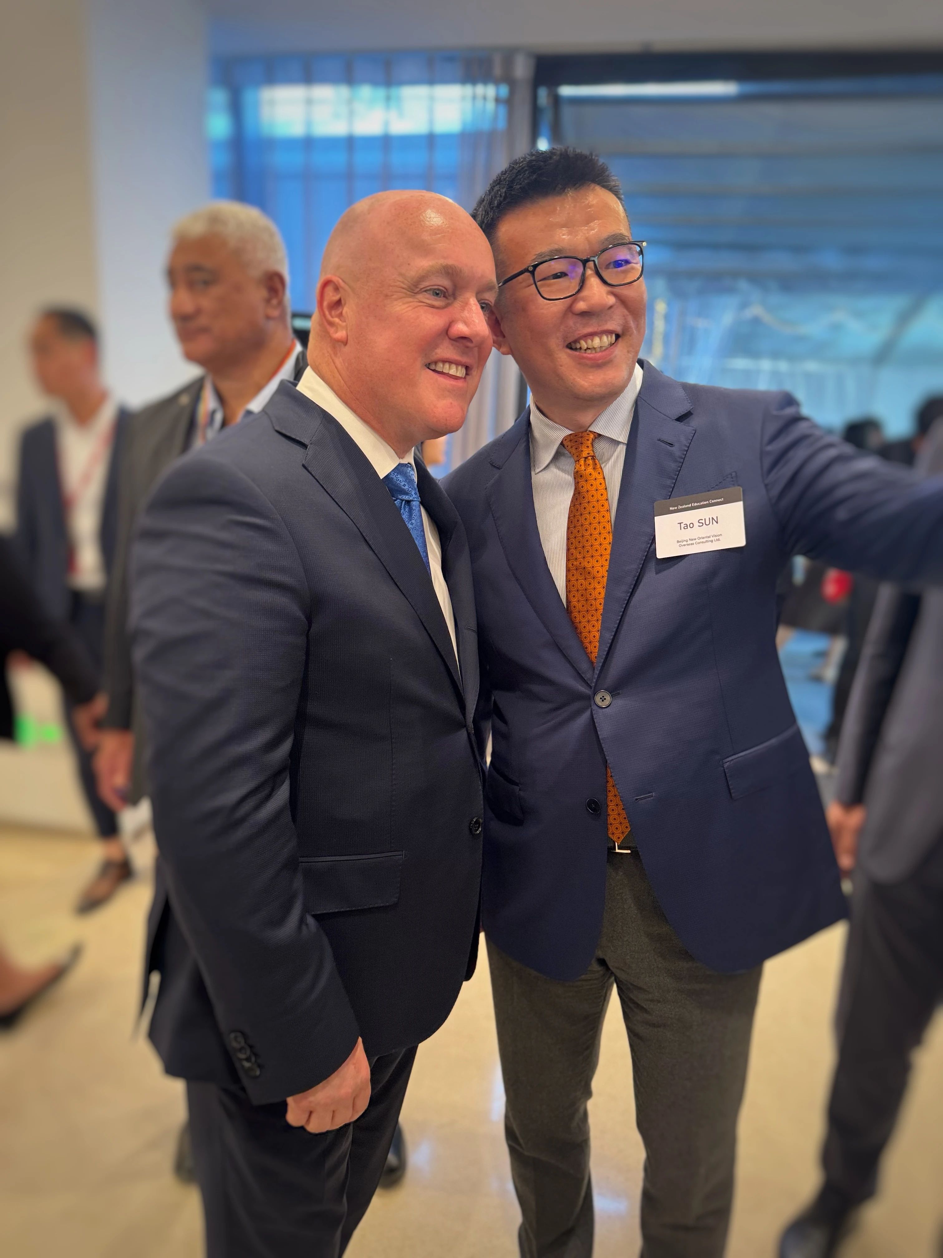 新西兰总理访华，前途出国总裁孙涛受邀出席新西兰驻华大使馆活动