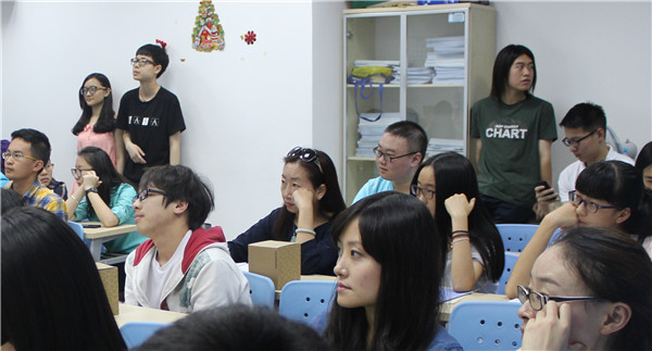 昆明新东方前途出国ADS项目已录取学生(最后一排左起1-4位)