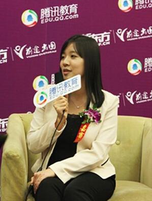 北京新东方前途出国加拿大部资深顾问王萌接受采访。