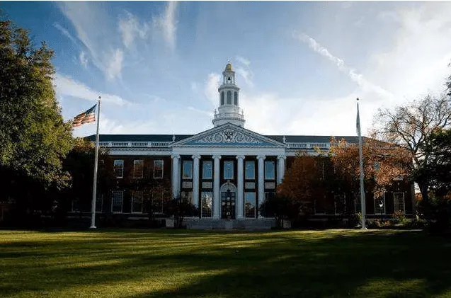 US NEWS排名超级稳定的大学是哪几所？
