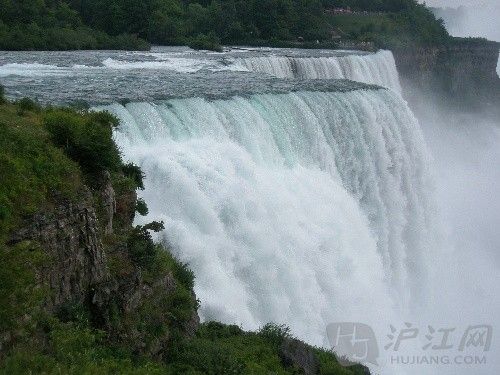 8、尼亚加拉大瀑布(纽约州西北部)