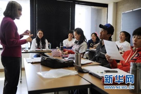 冠军班学员在分校教育系上英语课