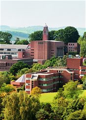 英国埃克塞特大学2013年新政：只接受中国TOP200学校学生（图）