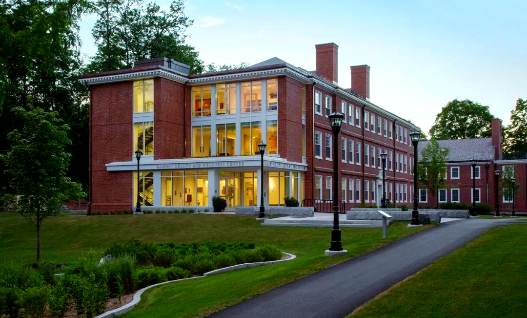 美国留学高中对英语有要求吗？答案：不是要求，是...