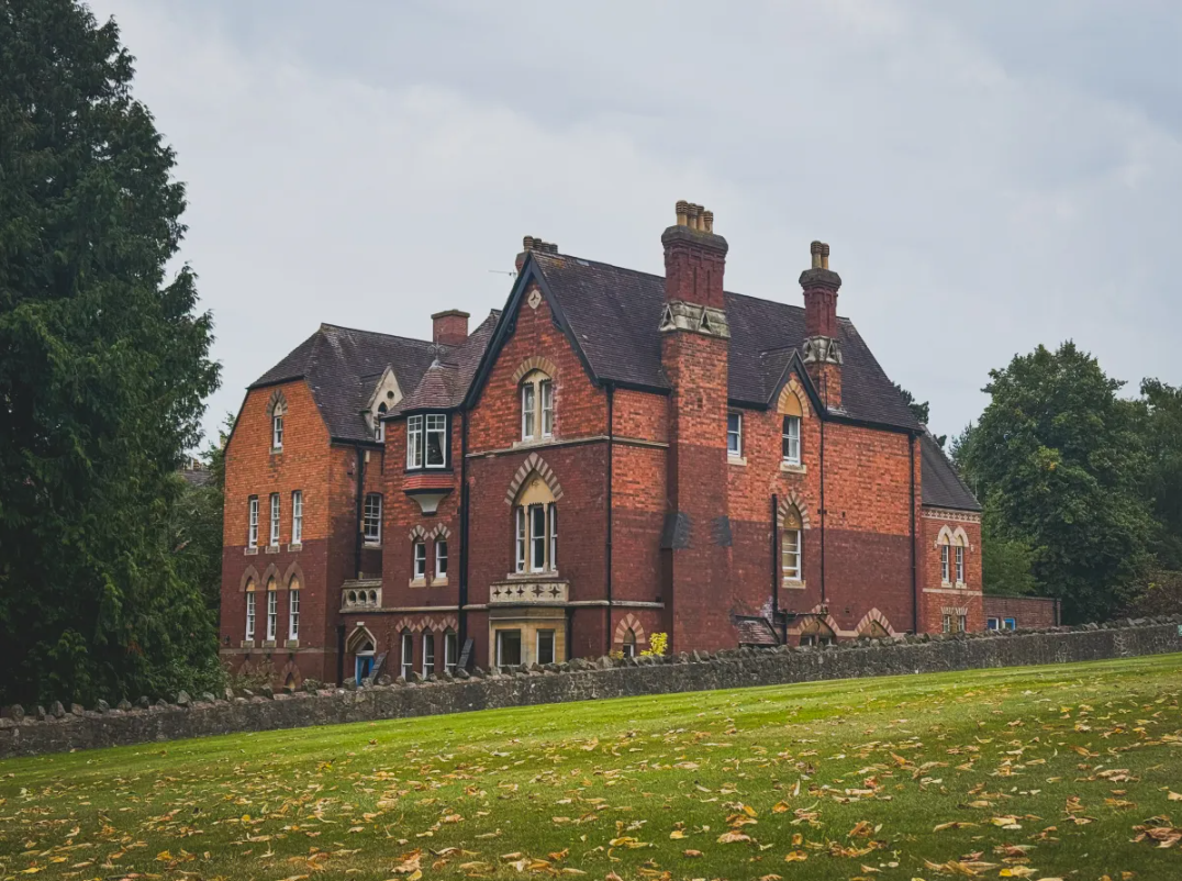 高一到高三都能读！不出国门拿英高学籍，直升英国本科