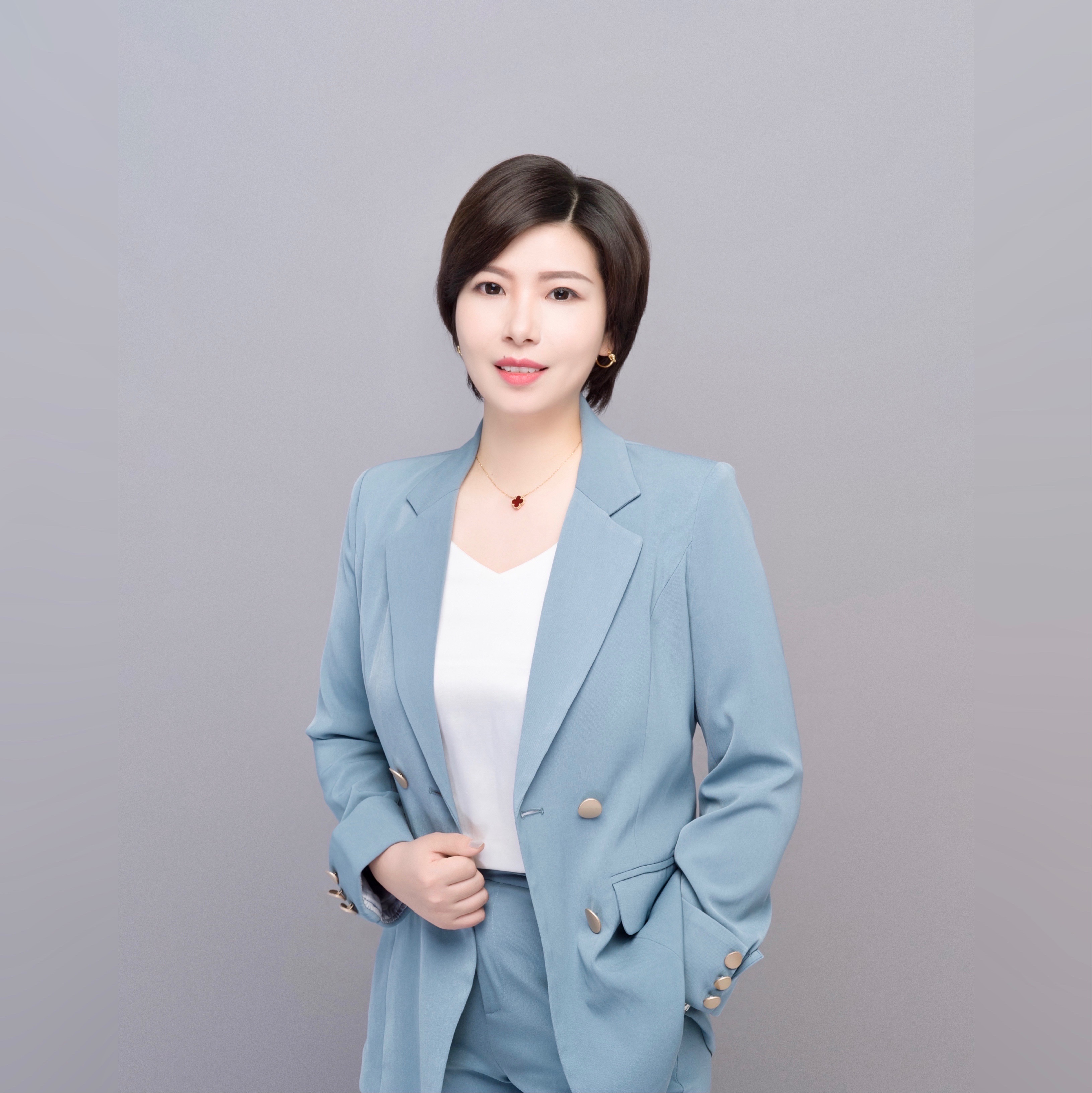 张莉