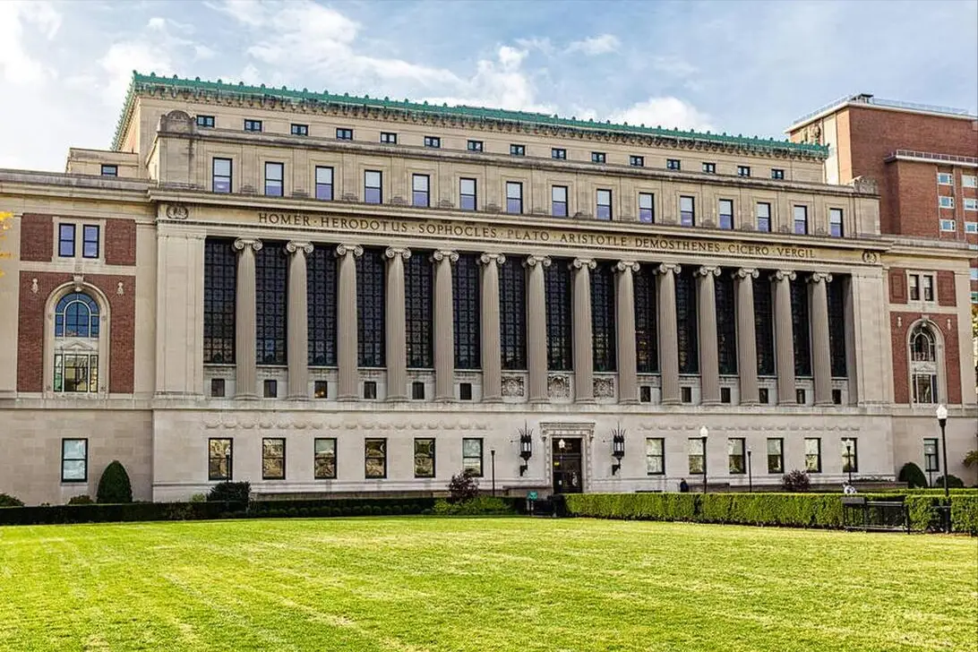 哥大3.73%录取率亲历者：核心课啃《荷马史诗》，这届申请要这么准备