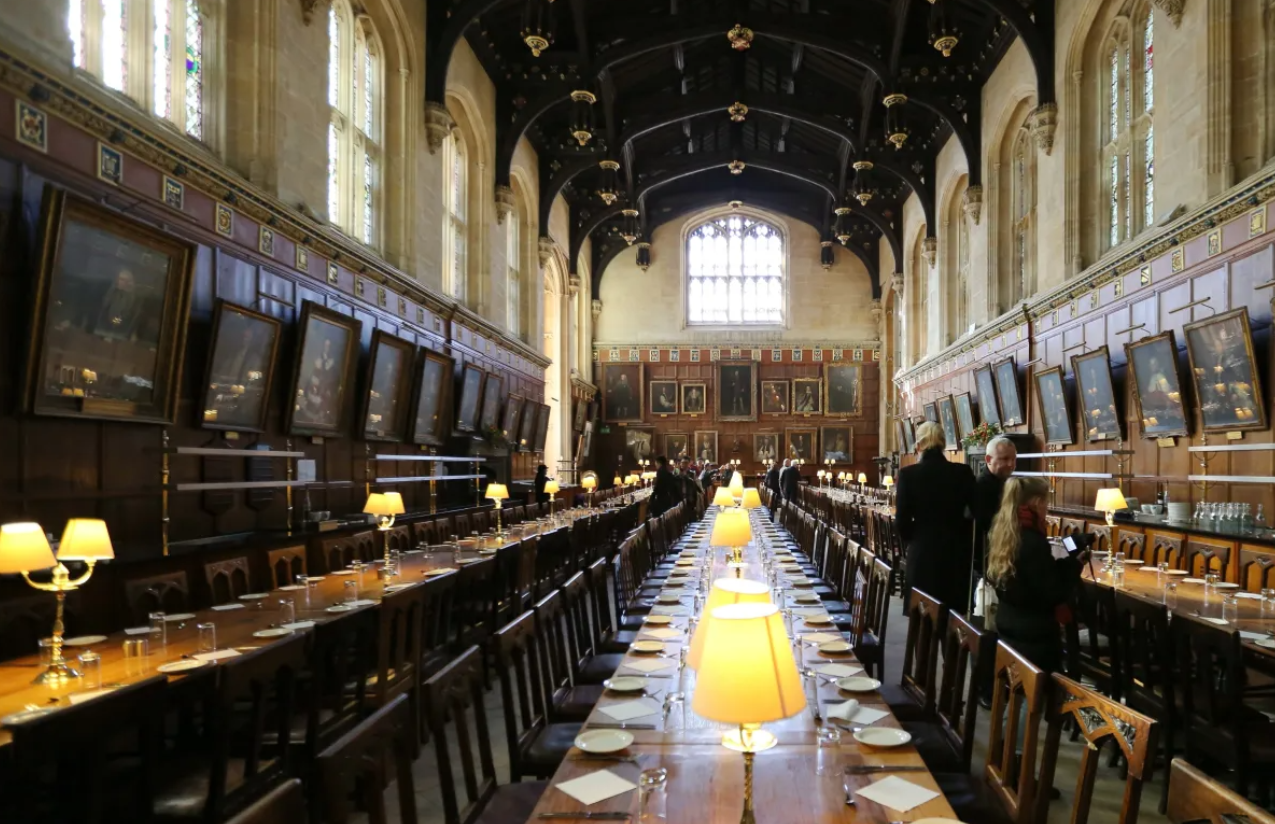 未来10年，英国留学这5类专业爆火，就业前景超好！最后一个有点意外...