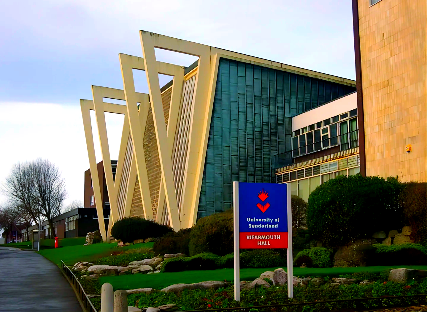 英国桑德兰大学世界排名之外，就业与实践才是核心竞争力