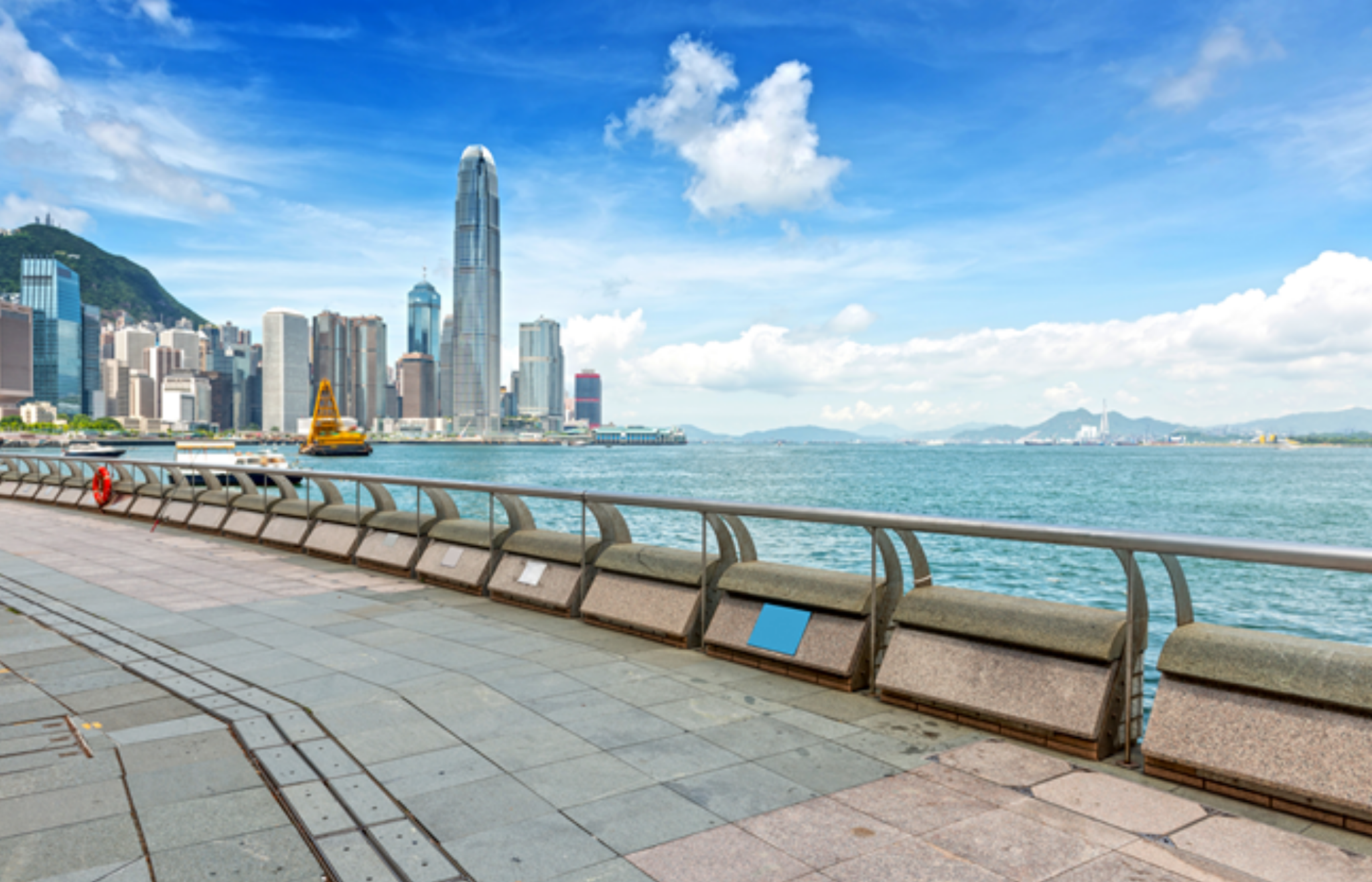 最新！中国香港求学黄金红利期开启！