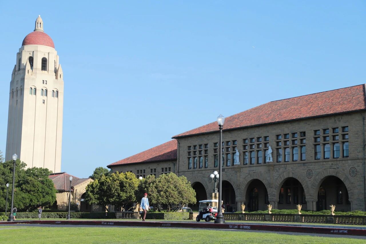 开学季不止“自由之风”！斯坦福校长用三条建议定义新生的大学探索