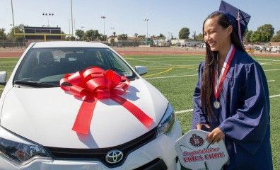 美高中为鼓励学生上学 2万美元豪车奖励全勤