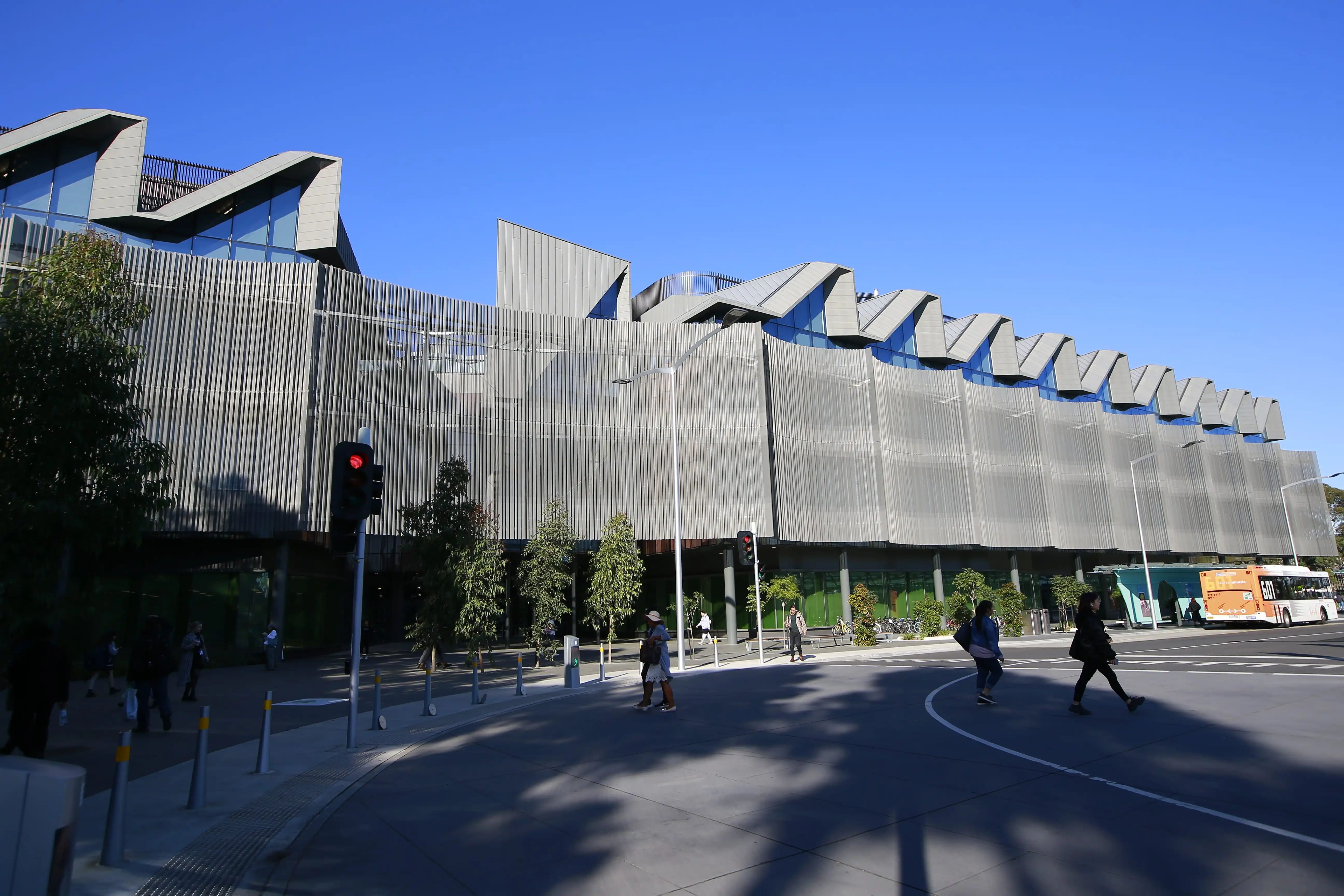 不卷背景，八所全球百强大学，给你世界名校入场券