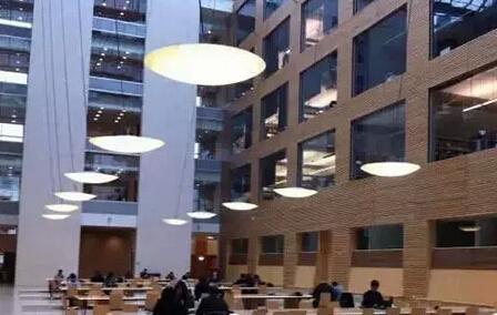加拿大大学的医学院