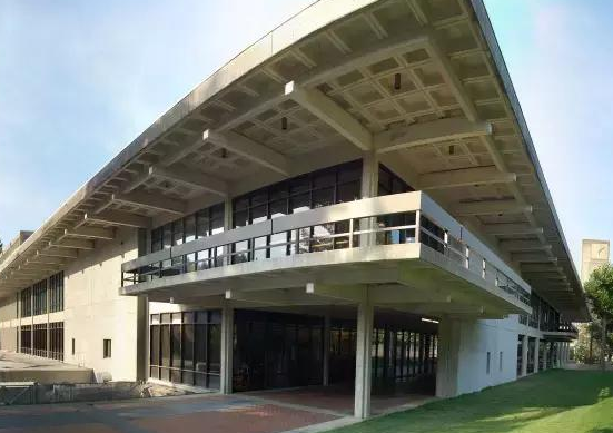 留学界的福音 美国这几所大学降学费啦！