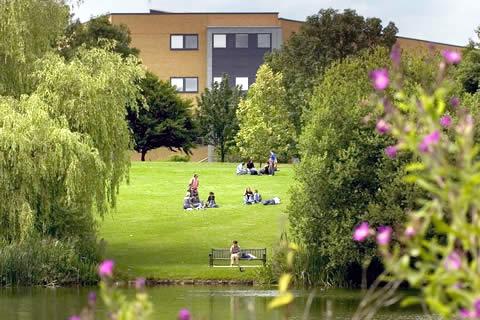 经济学专业最好的13所英国大学排名