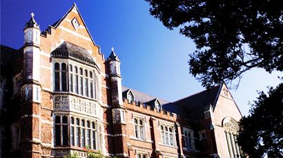 维多利亚大学