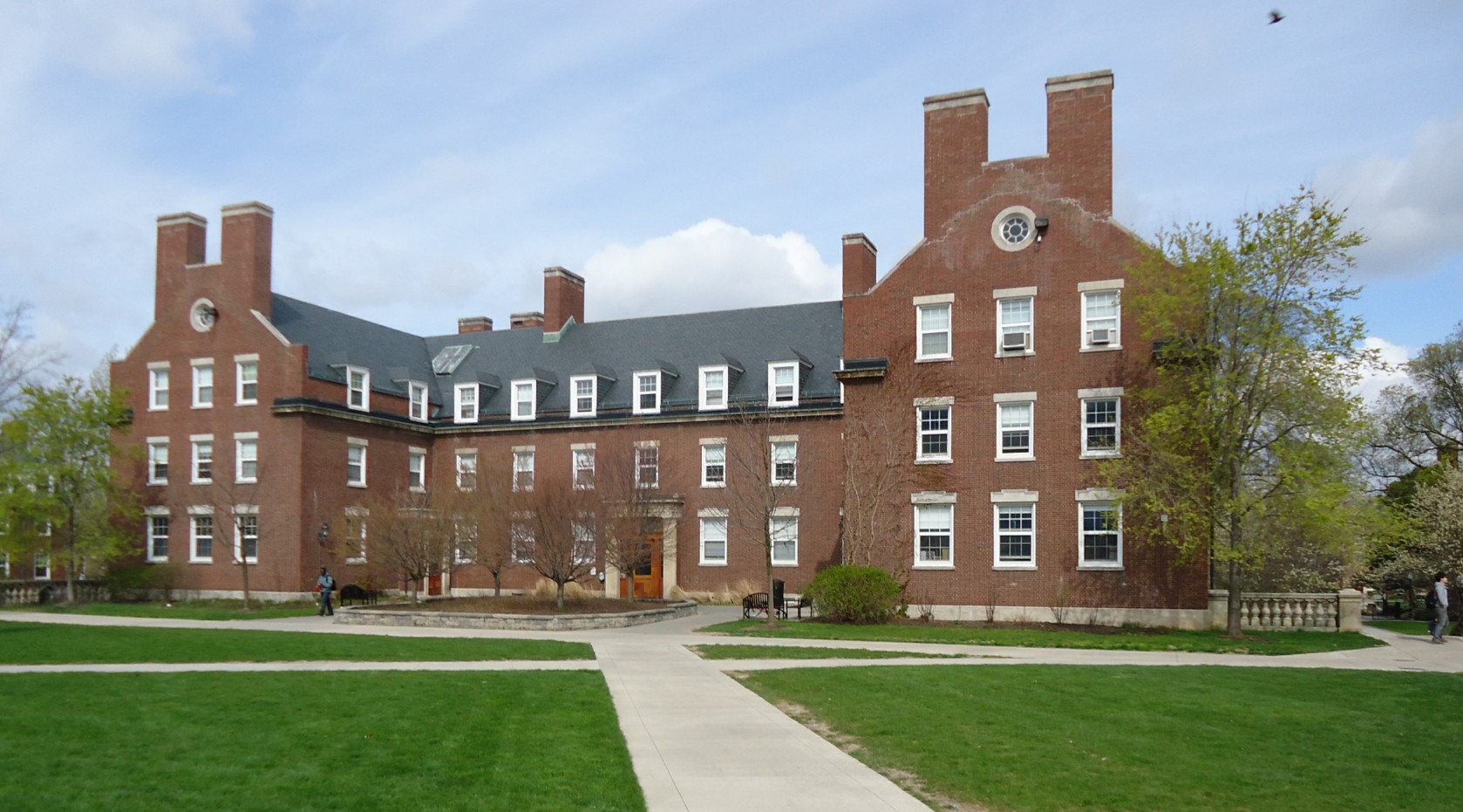 Burton_Hall_residence_at_the_University_of_Rochester.jpg
