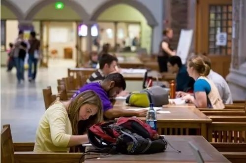 提前了解美国大学的学期制与假期安排！