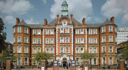 女生高中英国留学学校