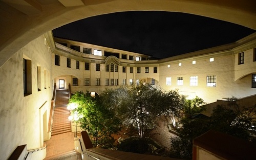 加州理工学院
