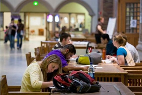 法国留学指南：申请时必须要带语言成绩吗？