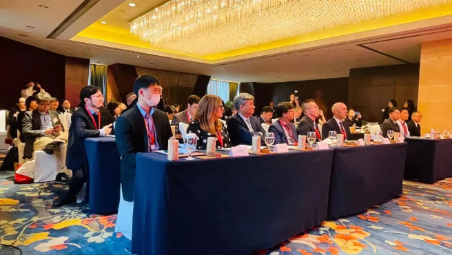 重磅：新东方前途出国受邀出席“中加教育论坛”！