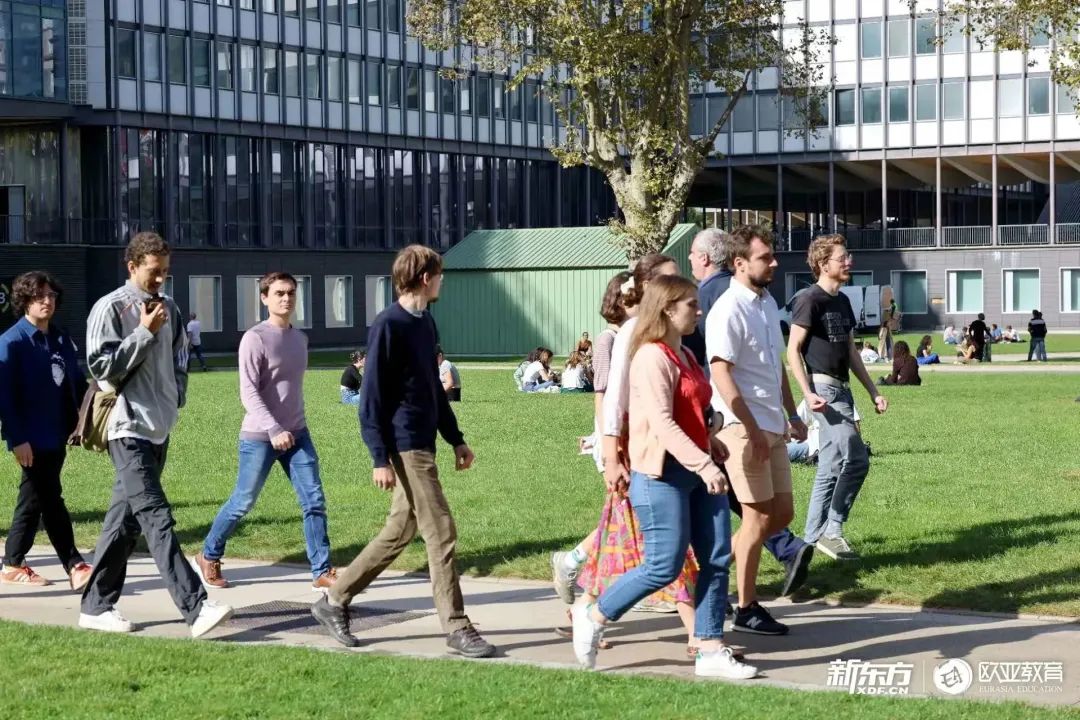 走进历久弥新的法国索邦大学