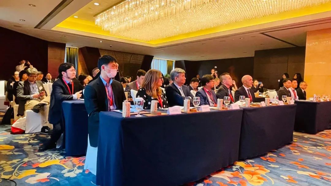新东方前途出国受邀出席“中加教育论坛”！