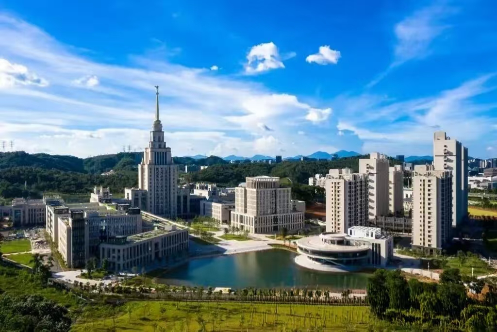 在我国，有一所由【两国元首】共建的高校