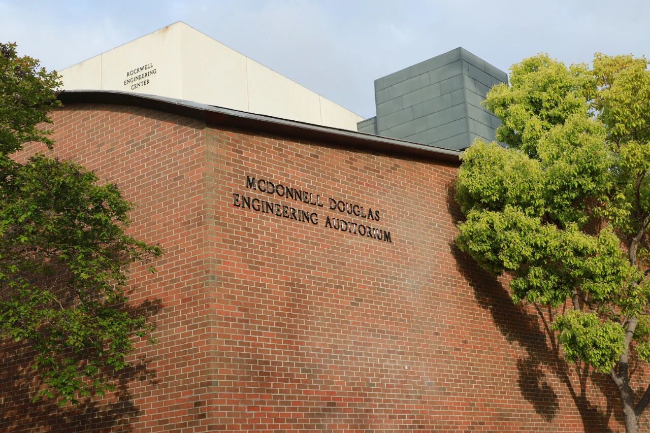 中产娃打开美高申请新模式：无文书无语言无面试！丝滑入读黄金地段加州美高？