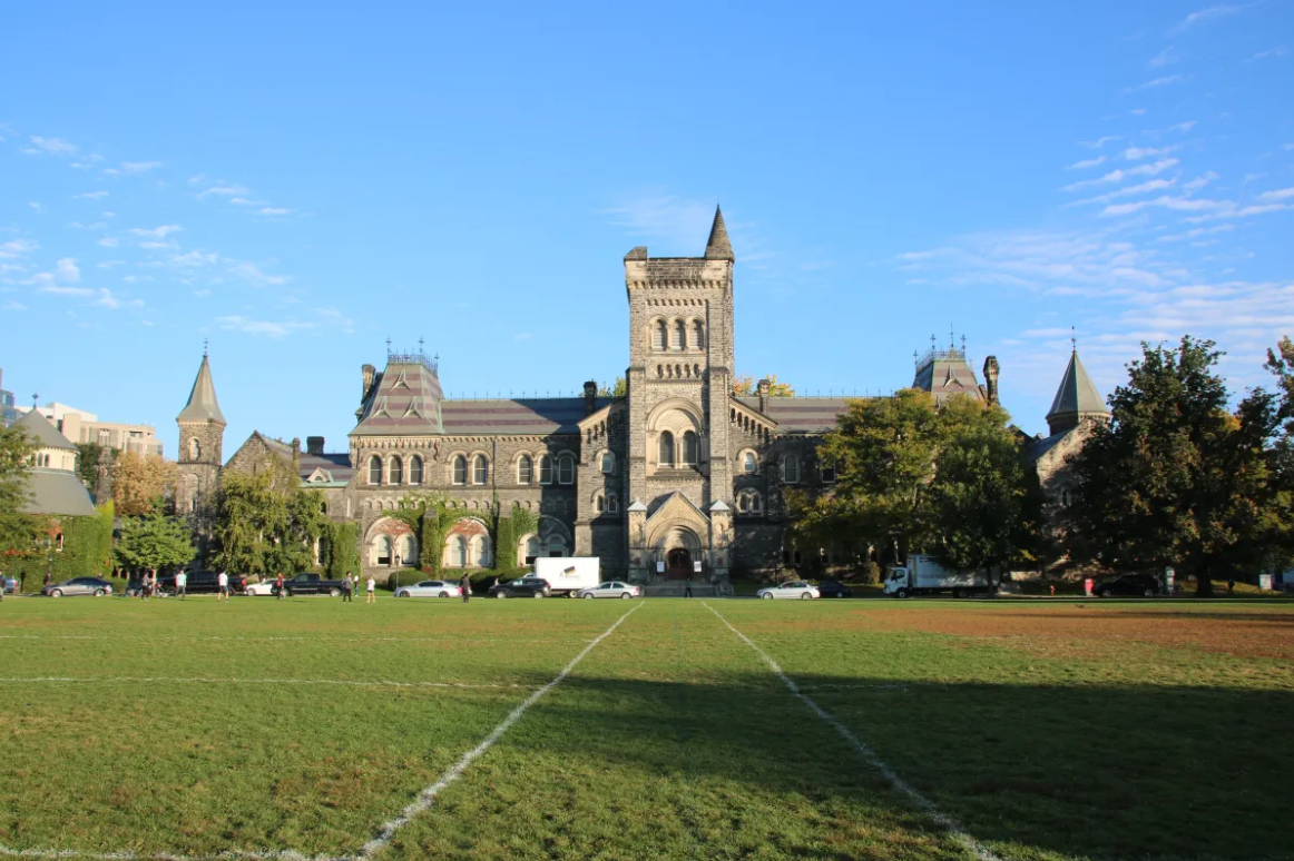 加拿大OSSD梦校直通车：一年修完学分，助力冲刺多伦多大学、UBC